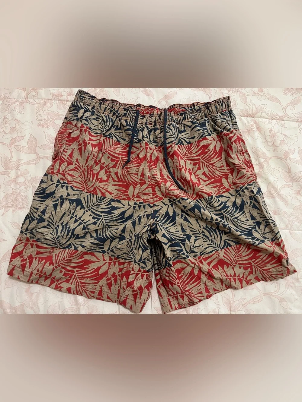 Columbia Navy Tropical Print Shorts XL